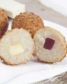 Bolinho De Tapioca Com Goiabada E Queijo