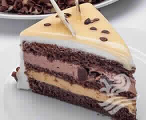 Bolo De Maracujá E Bombom