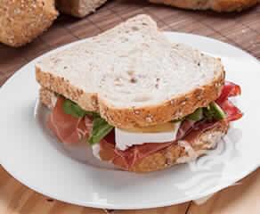 Sanduíche Brie E Parma